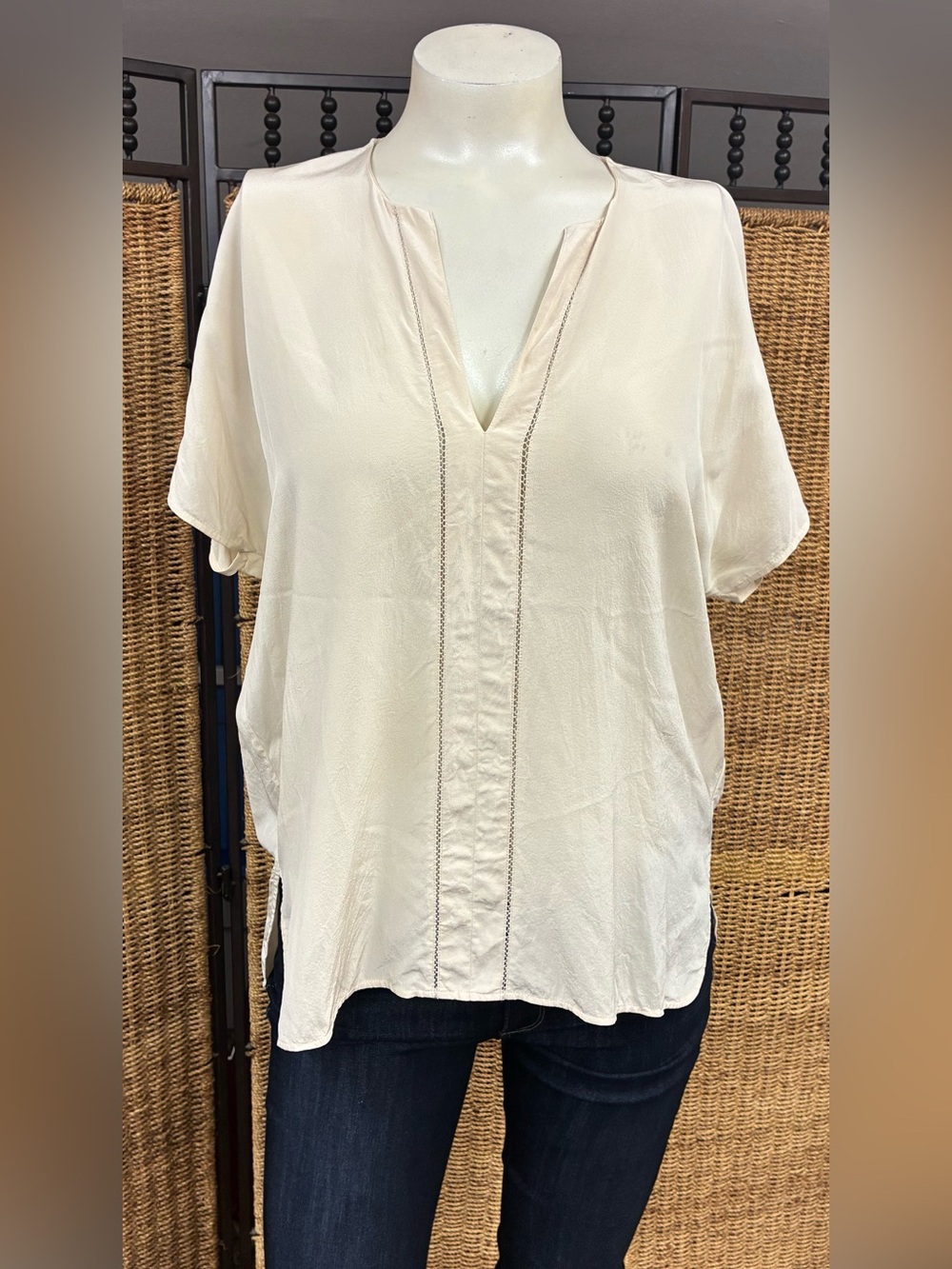 Vince 100% Silk Ivory Split Neck Blouse Top Medium
